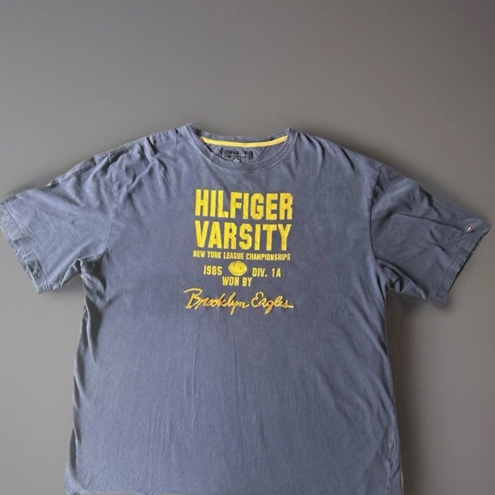 Vintage Tommy Hilfiger Varsity Men’s XXL Tshirt